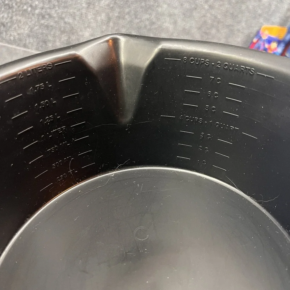 Pampered Chef Black Micro Cooker Large Microwave Steamer Strainer 2 Quart 2778